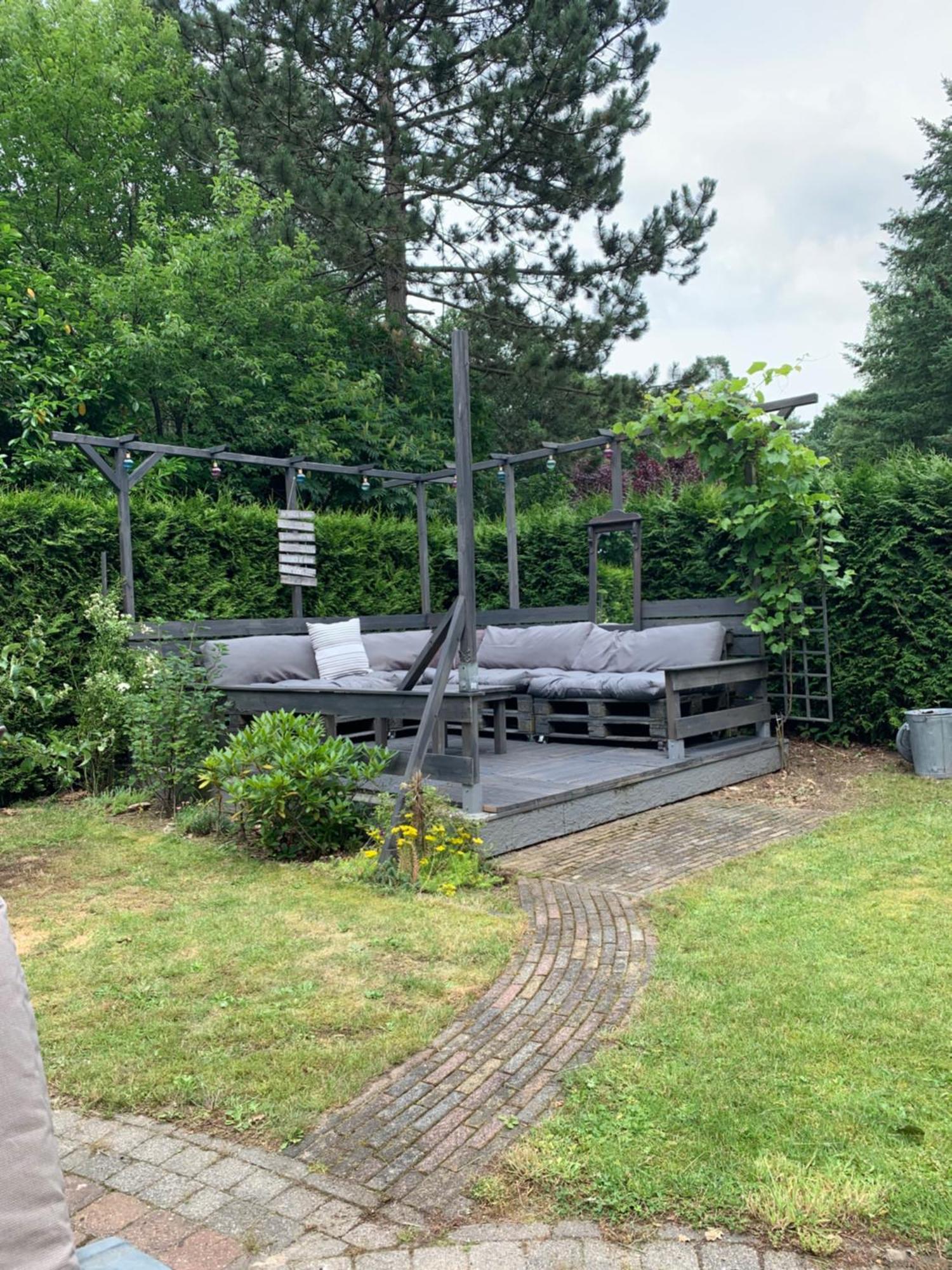 Dubbele Chalet Op Recreatiepark Topparken Op De Veluwe In Beekbergen Met Grote Vrije Tuin En Eigen Parkeerplaats Bilik gambar